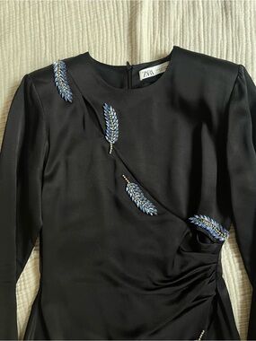 Black Long-Sleeve Midi Evening Dress